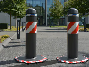 La borne mobile de blocage de véhicules OktaBlock sécurise... Dissuasori di traffico mobili OktaBlock