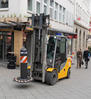 Flexibilité maximale
La borne OktaBlock Hörmann peut être... Massima flessibilità dei dissuasori di traffico mobili