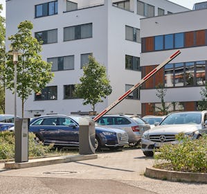 La presenza di parcheggi sufficienti rappresenta un elemento... La presenza di parcheggi sufficienti rappresenta un elemento determinante per le infrastrutture urbane. Laddove vengono costruiti grandi centri commerciali o strutture sanitarie sorgono di solito...