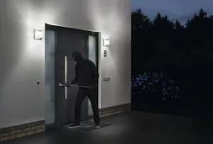 Inbrekers breken vaak niet in als de voordeur is voorzien van een hoge weerstandsklasse. Deuren zijn niet alleen een visitekaartje van je huis, maar ze moeten ook een veilig gevoel geven. Conventionele raam- en deurconstructies zonder veiligheidsmiddelen kunnen door inbrekers met...