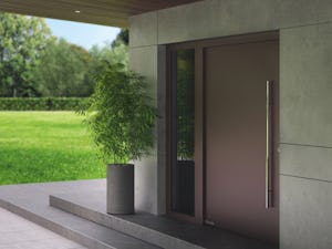 De högkvalitativa ytterdörrarna från Hörmann övertygar... De högkvalitativa ytterdörrarna från Hörmann övertygar med höga värmeisoleringsvärden, en pålitlig säkerhetsutrustning och ett stort urval av motiv. Dessutom skapar de en fin entré till ditt hus.
Som...