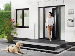 De högkvalitativa ytterdörrarna från Hörmann övertygar... De högkvalitativa ytterdörrarna från Hörmann övertygar med höga värmeisoleringsvärden, en pålitlig säkerhetsutrustning och ett stort urval av motiv. Dessutom skapar de en fin entré till ditt hus.
Som...