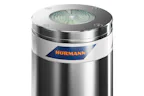 Lastnosti parkirnega stebrička Plug & Play Izdelek odlikujejo:
premer 114 mm,višini zapore 600 mm ali 800 mm,elegantna površina iz brušenega nerjavečega jekla (V2A),elektromehanski pogon, primeren za do 100 dvigov/spustov na dan,izjemno nizka...