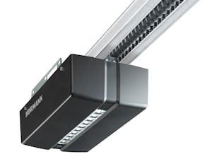 Jedno stlačenie gombíka a Vy sa dostanete za každého počasia... Jedno stlačenie gombíka a Vy sa dostanete za každého počasia suchou nohou do garáže. Za tmi prispeje priama cesta vyššej bezpečnosti.
Ako rodinný podnik si uvedomujeme svoju zodpovednosť za budúce...