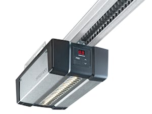 Jedno stlačenie gombíka a Vy sa dostanete za každého počasia... Jedno stlačenie gombíka a Vy sa dostanete za každého počasia suchou nohou do garáže. Za tmi prispeje priama cesta vyššej bezpečnosti.
Ako rodinný podnik si uvedomujeme svoju zodpovednosť za budúce...