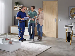 Jedného dňa jednoducho nastane čas na modernizáciu dverí.... Jedného dňa jednoducho nastane čas na modernizáciu dverí. Váš partner Hörmann vám ponúka komplexný bezstarostný balík:
Kvalifikované poradenstvo Zameranie na mieste Príprava ponuky na mieru...