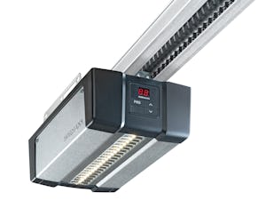 Jedno stlačenie gombíka a Vy sa dostanete za každého počasia... Jedno stlačenie gombíka a Vy sa dostanete za každého počasia suchou nohou do garáže. Za tmi prispeje priama cesta vyššej bezpečnosti.
Ako rodinný podnik si uvedomujeme zodpovednosť za ďalšie...