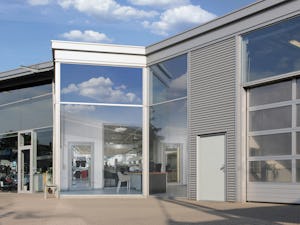 From sturdy internal doors and secure apartment entrance... From sturdy internal doors and secure apartment entrance doors to fully glazed office doors through to external doors with thermal break, Hörmann offers a large programme with diverse colour and...