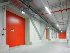 Depending on the fire load, Hörmann provides reliable... Depending on the fire load, Hörmann provides reliable sliding door solutions in single and double-leaf versions that comply with requirements for operation and risk for all areas. The fire protection...