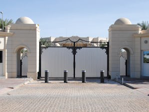 If an area requires maximum security and thus has to be... If an area requires maximum security and thus has to be protected from unauthorised access temporarily or permanently, our high security gates from the Hörmann High Security Line are just the right...