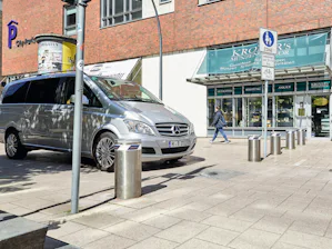 Automatic bollards have the advantage that they can quickly... Automatic bollards have the advantage that they can quickly be lowered into the ground as needed without physical effort and be raised just as quickly. Individual cars can easily be granted temporary...