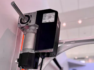 Option de montage innovante Hörmann s'est associé exclusivement à Marantec pour offrir une option de montage unique aux opérateurs commerciaux.