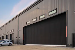 HD Series Rubber Doors Rubber doors got their start with the mining industry and have been a staple for other extremely rough and demanding operations ever since. For the nastiest applications and for extra-large door...
