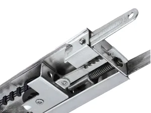 Beltension Guard™ Cette fonction intégrée maintient automatiquement une tension de courroie appropriée pendant toute la durée de vie de l'ouvre-porte afin de garantir un fonctionnement silencieux et sans problème tout...