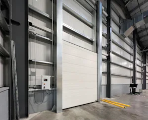 Food | Beverage | Cold Storage
Food, beverage, and cold... IsoSpeed Cold door in a warehouse setting